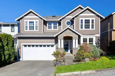 Image de Kennydale Family Friendly 4b|3b Modern Home| I405