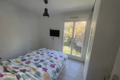 Image de 3 pièces résidence calme avec piscine