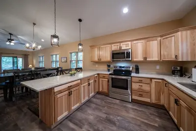 Image de New! 4br Lake Namakagon Cabin - Sleeps 16 - Lakefront w/ boat access