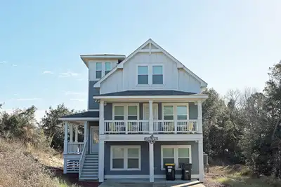 Image de M931- Sound Side, Corolla, Saturday Check In, Comm. Pool!