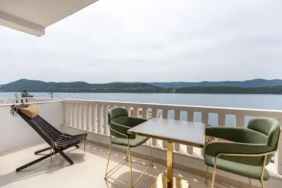 Image de 6 Double Room Apartment with Sea View