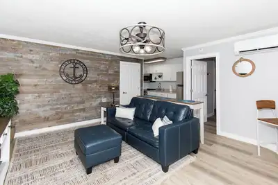 Cozy Downtown Waterfront Escape