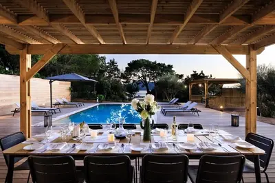Image de The Beach House - Cinq Chambres Villa, Couchages 10