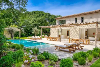Image de Magnifique Villa à 10mn à Pied de la Plage et 15 du Centre Ville de Saint Trop