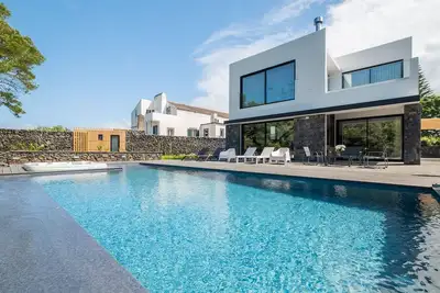 Image de Lotus House - Heated Pool & Jacuzzi near the Beach