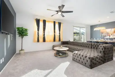 Image de Bienvenue Chez Nous 5 br, 3 ba, 2-14 Guests Luxury Home Coachella, California