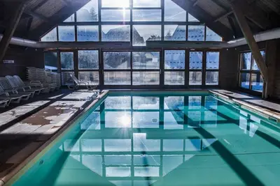 Image de Chalet, Ă 350m des pistes de ski, vue montagne, remise en forme, piscine, balcon, parking