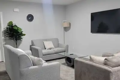 Image de Cozy 1 bedroom basement suite in Southwest Calgary