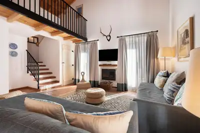 Image de Maison de campagne \"Bartolomeu Cottage\" avec vue sur la montagne, piscine partagée et Wi-Fi