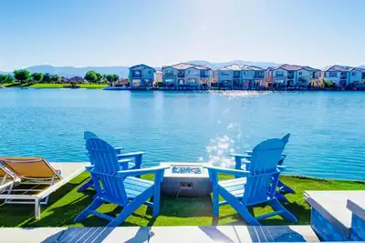 Lakeside Lavish/ Pool Table/ Ev Charger