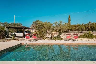 Image de Historic Trulli and Lamie with a pool on the hills of the Murge