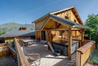 Image de Mont-de-Lans | Chalet 340m2 | Terrasse + jacuzzi