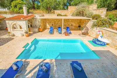 Image de Divista: Mesmerizing Sea View, Private Pool, Exquisite Stonework