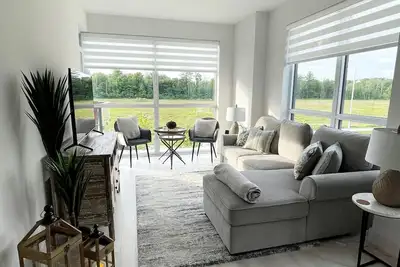 Image de Elegant 2brdm/2bath Condo at Friday Harbour w/balcony!