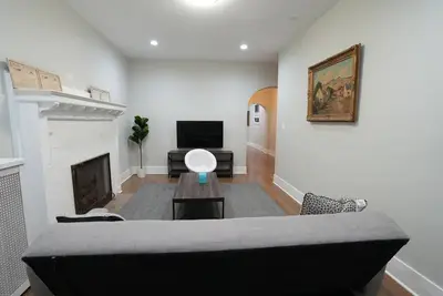 Image de Vibrant 4br Haven in Historic Hyde Park, Near University of Chicago