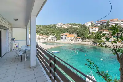 Image de Appartements First row (97721-A2) - Zavalatica