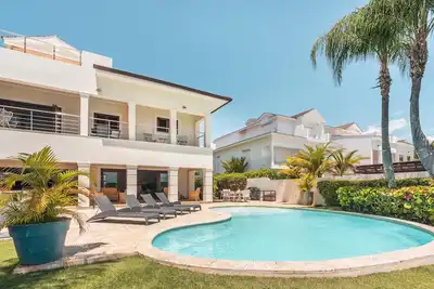 Image de Prime Location|5 bedrooms |16 guests|Casa de campo