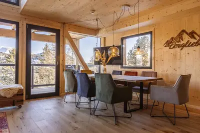 Image de Superior Chalet # 3 with Sauna & Hot Tub