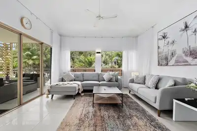 Image de Oceanfront 3 Bedroom Top Floor Apartment