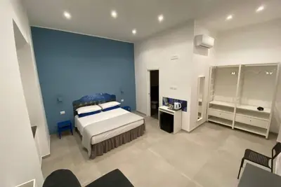 Apartment boutique hotel in a very safe, authentic area in Naples + food tour
