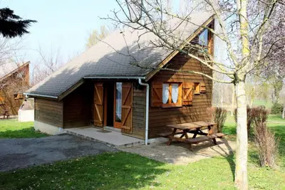 Image de Chalets indépendants avec jardin et jeux d'enfants
