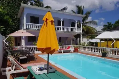 Cosy, Peaceful Villa located 5 minutes from Ocho Rios.