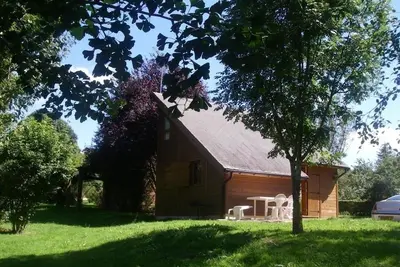 Image de Chalets indépendants avec terrasse et jeux pour enfants à Mesples