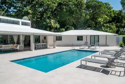 Image de Beautiful 3 Bed Villa with Pool at Mullins Beach