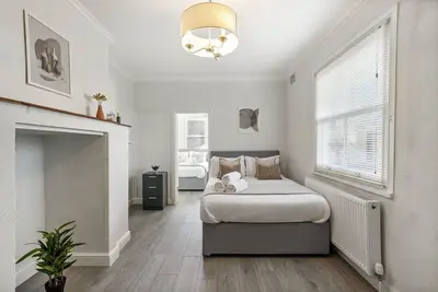 Image de LiveStay - Chiswick Apartment with Private Terrac