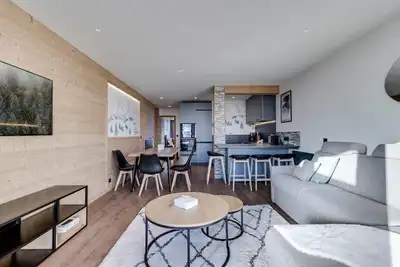 Image de Appartement 8 pers, skis aux pieds, balcon, rénové, proche pistes et commerces, Tignes le Lac