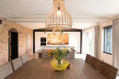 Image de Volledig Vernieuwde Hoeve aan zee Waar Luxe, Comfort, Ruimte en Rust Troef Staan