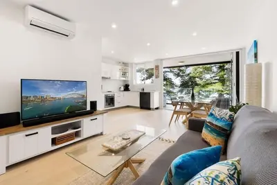 Image de Stylish Manly Apartment with Harbour Views