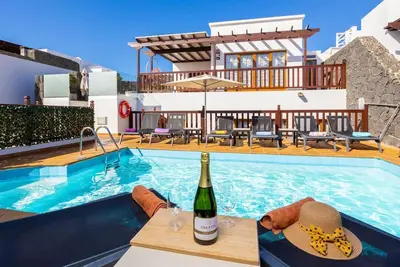 Image de Villa Saona - Quatre Chambres Villa, Couchages 8