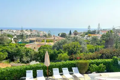 Image de Fantastic sea views, 8x A/C, (heated) 5x10m pool, beach & center in easy reach! !