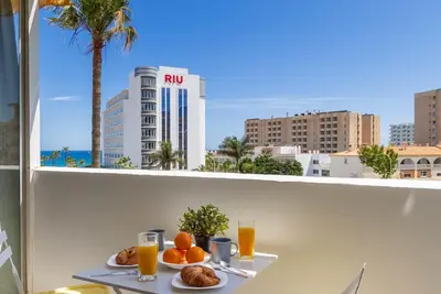 Image de Erisa 1, 52 - Terrasse, Piscine, Parking, 2ème ligne de plage. 1 chambre