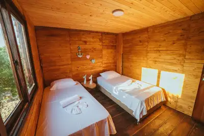 Image de Habitación Frente al Manglar 2 Camas Individuales en Playa Blanca Isla Barú