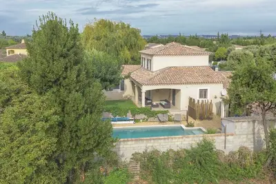 Anouk - Walking distance from Rognonas