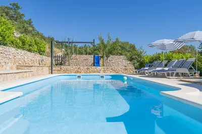 Image de Three-bedroom villa with private pool