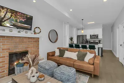 Image de 3bd West Town Gem: Explore the Windy City in Style