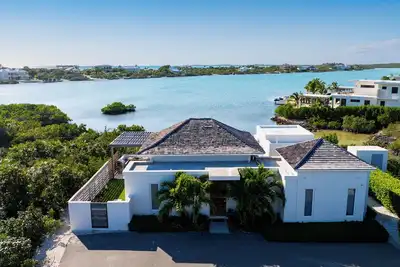 Image de Vista Cove Villa: Dive into Paradise - 2br Bliss near Sapodilla Bay & Taylor Bay