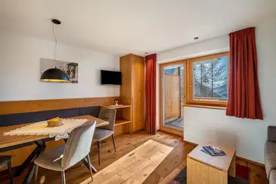 Image de Appartement \"Hubertus - Speikboden\" avec vue sur les montagnes, terrasse privée et Wi-Fi