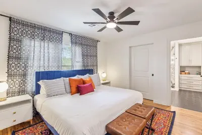 Image de Trendy in Tulsa | King Bed • Expo • Tu • Downtown