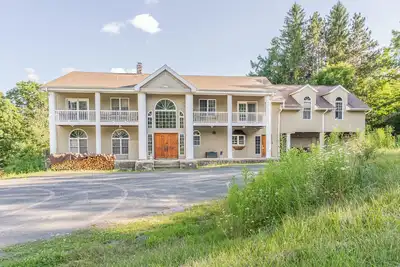 Image de Maplewood Manor, 8br w/ Hot Tub, Gym, Fire Pit, Near Hunter/Windham Skiing