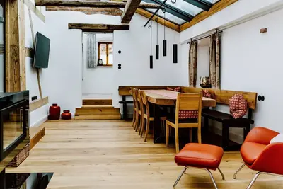 Image de Denkmalgeschütztes Chalet mit Drei Schlafzimmern