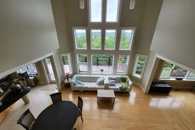 Image de Luxurious Getaway Home with Scenic Views of the Halifax Harbor!