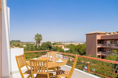 Image de Modern and Serene Apartment near Meia Praia