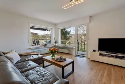 Appartement de vacances \"Sauerlandrefugium\" avec vue sur les montagnes, terrasse privée et Wi-Fi