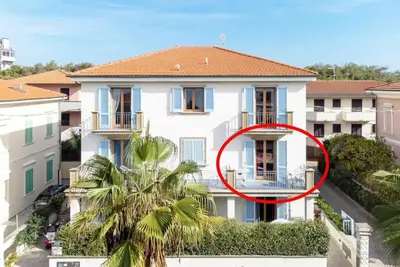 Image de 6 Suite Ponente, primo piano, doppio balcone, bagno con doccia