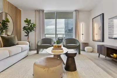 Image de Relaxing Cloud 9, Central Brickell Location