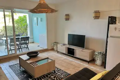 Palmgrove, T3, Orient Bay